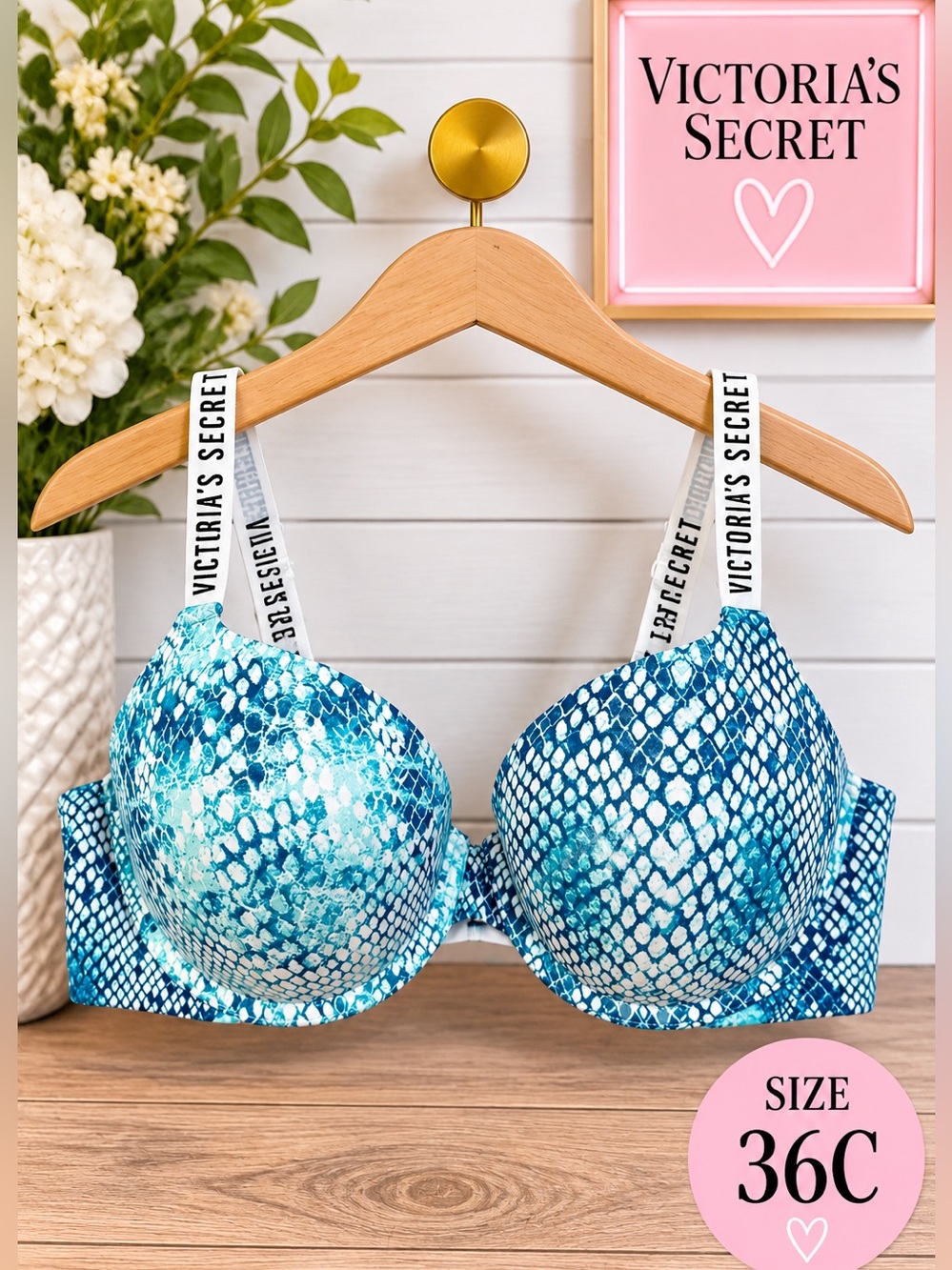 🩵 Victoria’s Secret Blue Snakeskin Lightly Lined Underwire Bra 36C